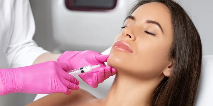 Injekčná lipolýza: Odstránenie tuku v podbradku, na bruchu či stehnách