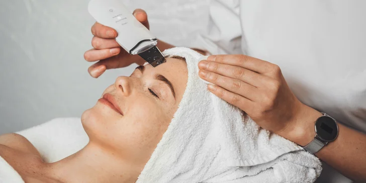 Čistenie pleti s ultrazvukom, ošetrenie s galvanickou žehličkou alebo microneedling dermapenom