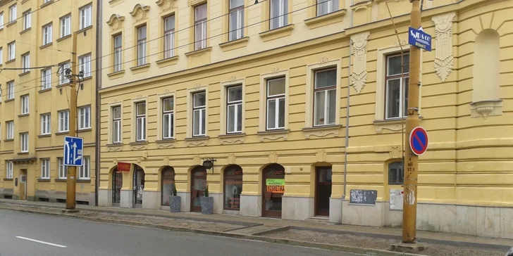 Prodloužení řas metodou řasa na řasu + úprava obočí zdarma