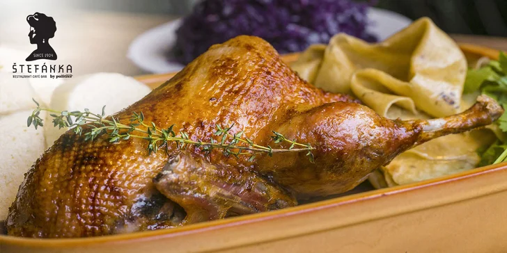 Svätomartinská pečená kačica a silný vývar pre 2 osoby