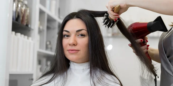 Keratínová kúra, strihanie či farbenie vlasov