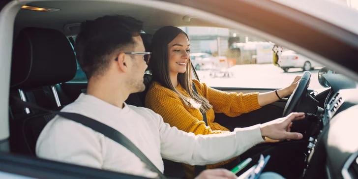 Kurzy na získanie vodičského oprávnenia: zrýchlený aj individuálny