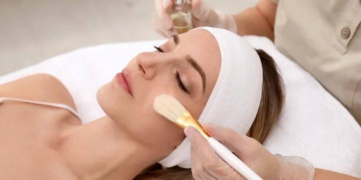 Hydratačné ošetrenie pleti alebo chemický peeling Medik8