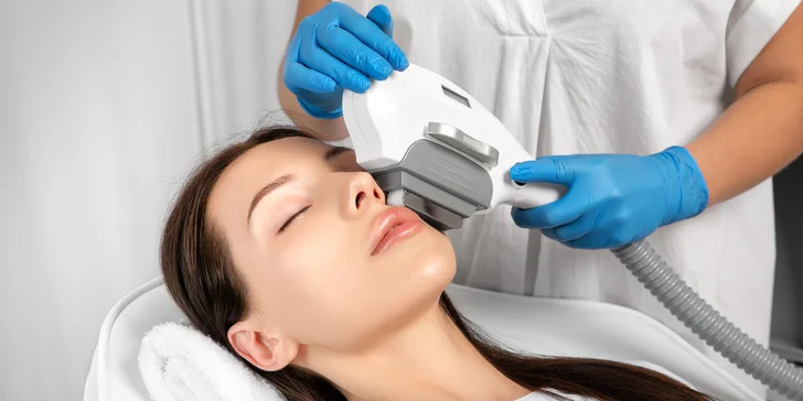 Trvalé odstránenie chĺpkov IPL metódou pre dámy aj pánov