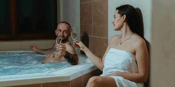Romantický privátny wellness so šampanským v penzióne Starý mlyn