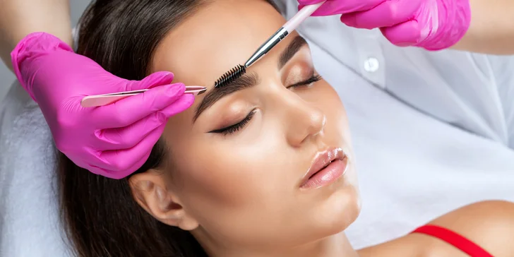 Laminácia obočia, lash lifting alebo výhodný balíček oboch