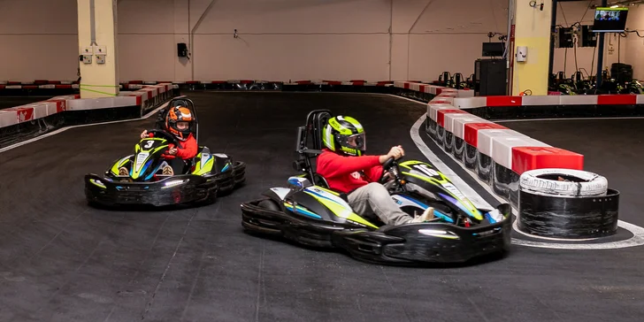 Darčekové poukážky na adrenalínovú jazdu na motokárach v Žiline