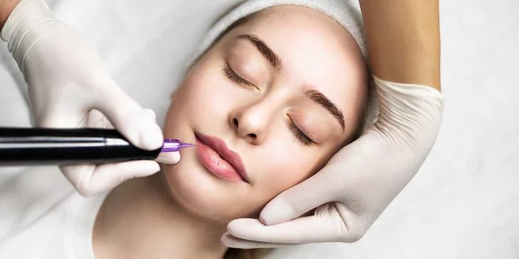 Permanentný make-up: mikropigmentácia pier alebo microblading obočia