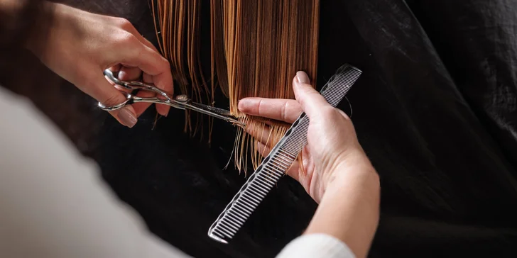 Kadernícke služby: Vlasová kúra, farbenie, tónovanie alebo strihanie vlasov