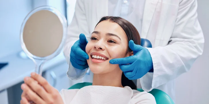 Zuby belšie o 3 až 8 odtieňov vďaka bieleniu zubov v MRSmile