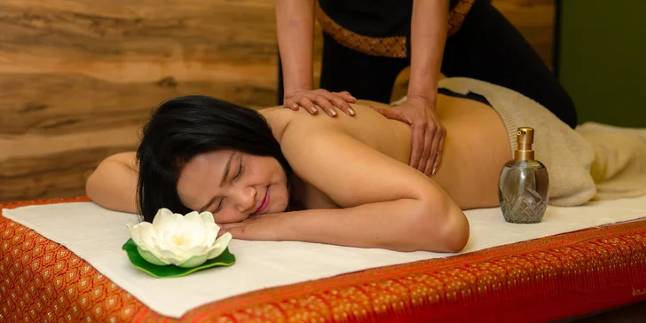 Thajské masáže: Tradičná, olejová, masáž hlavy, ramien a chrbta či Body srub & oil