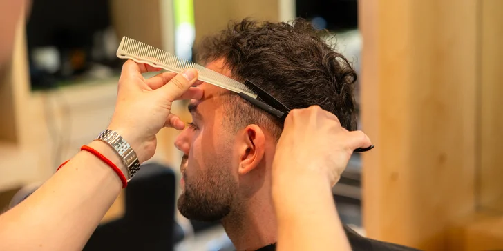 Barberské služby: pánsky strih a úprava brady strojčekom alebo britvou v BEGENTLEMAN BARBER & STORE