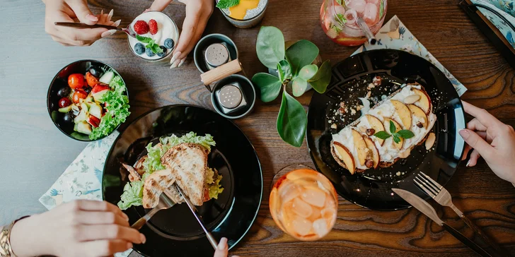 Lahodné raňajkové menu podľa vlastného výberu pre 1 alebo 2 osoby