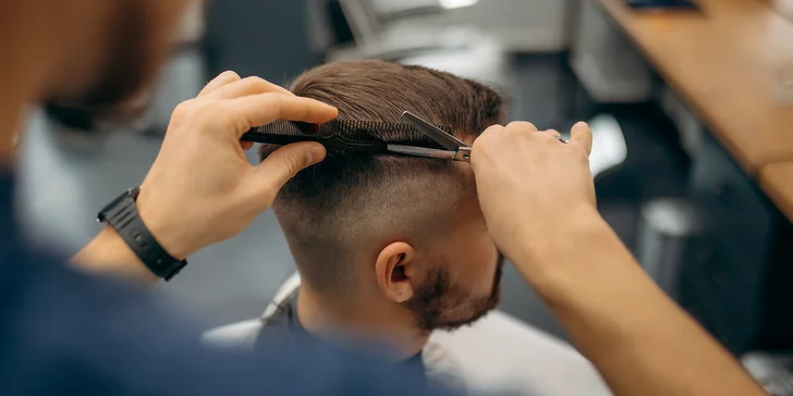 Pánsky barber strih samostatne alebo s úpravou brady