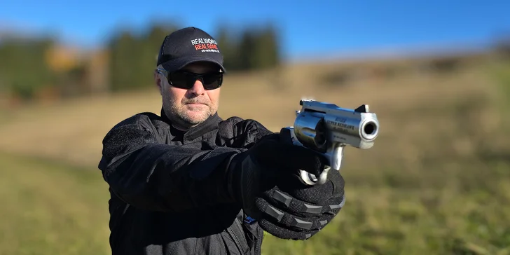 EVOLÚCIA PALNÝCH ZBRANÍ: 3,5-hodinový strelecký zážitok pre 1 osobu