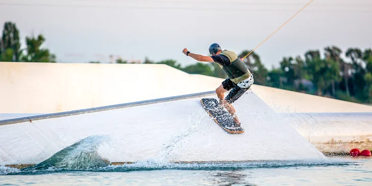 Wakeboarding na Wakelake: 2 hodiny, celý deň, mesiac alebo individuálna lekcia: FROM ZERO TO HERO