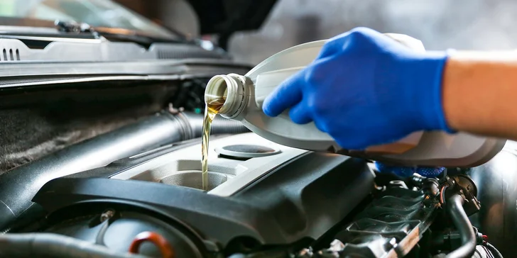 Dezinfekcia klimatizácie a interiéru vozidla ozónom alebo výmena oleja a filtra s materiálom a servisnou prehliadkou