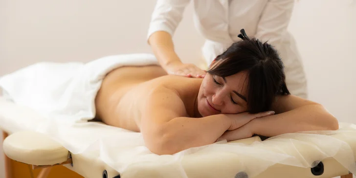 Anticelulitídna, lymfodrenážna či relaxačná masáž aj tejpovanie