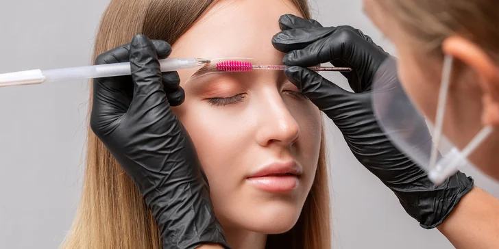 Denné či večerné líčenie, úprava obočia, laminácia alebo lashlift