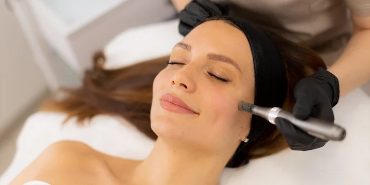 Mikroihličkovanie pleti prístrojom SkinPen s omladzujúcim efektom