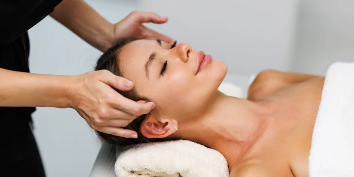 Čistenie pleti s chemickým peelingom, mezoterapia či plazmalifting