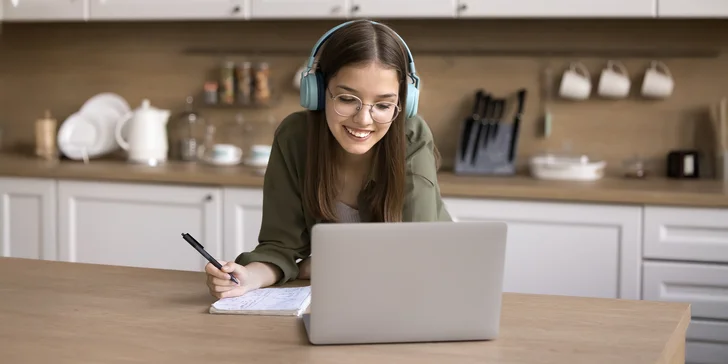 Darčekový voucher v hodnote 50 alebo 100 € na kurz v jazykovej škole VISTA