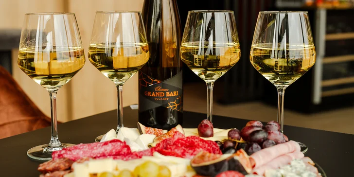 Denko plné dobrôt a lahodné víno, ktoré poteší všetky zmysly