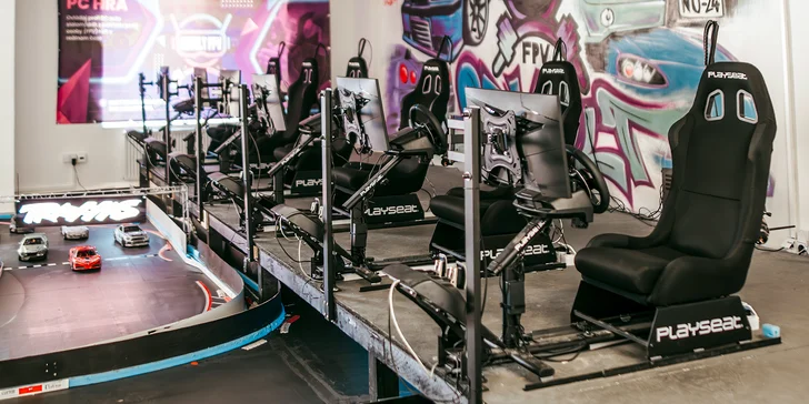 Jedinečná RC dráha na Orave: Jazdy na Revolt RC simulátore pre dospelých aj deti