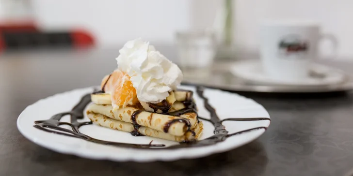 Plnená palacinka a lahodná káva v Atelieri