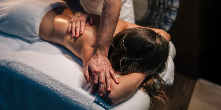 Klasická, relaxačná, reflexná masáž alebo masáž lávovými kameňmi