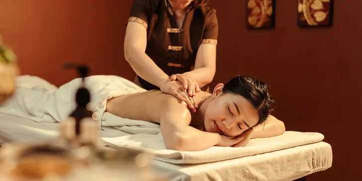 Thajská olejová aromatická masáž: 30 alebo 60 minút relaxu