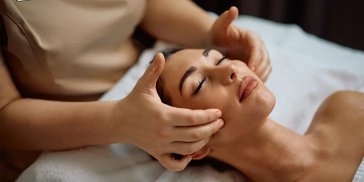Masáže tváre inšpirované princípmi tradičnej čínskej medicíny: lymfatická, Gua Sha, Champi či Kobido