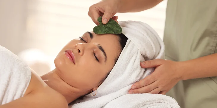 Omladenie bez skalpela a ihiel: liftingová masáž, Guasha face workout alebo výhodný balíček