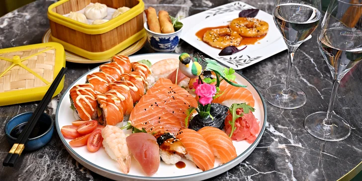 Fúze chutí: asijské menu pro dva s krevetami, hovězím i kachnou či sushi