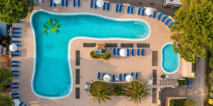 Mobilní domky u Lago di Garda: neomezeně bazén a možnost polopenze