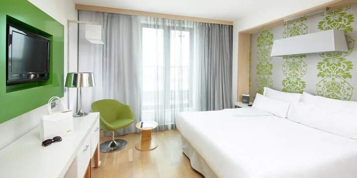 Pobyt v luxusním 4* hotelu v Praze pro pár i rodinu: snídaně, polopenze, sauna, fitness