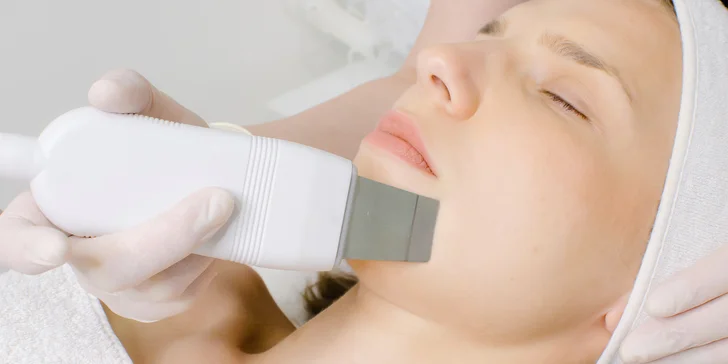 Luxusní ošetření pleti: peeling, ultrazvuková špachtle i hydrodermabráze