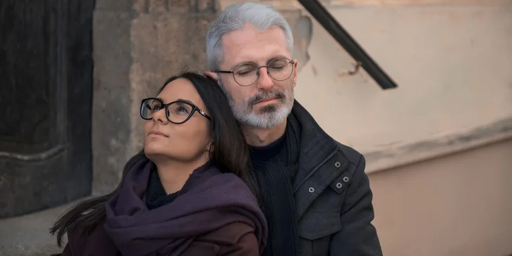 Profesionální párové focení venku i doma: 15-25 snímků v elektronické podobě