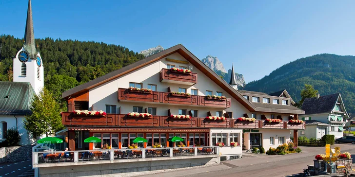 Pobyt ve švýcarských Alpách s neomezeným wellness, polopenzí a turistickými kartami