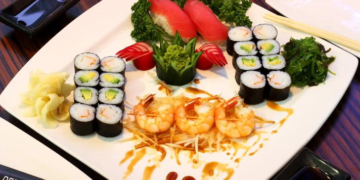 Těšte se na ryby, avokádo i zeleninu, ochutnáte klasické maki a nigiri, grilované krevety i pestrobarevné rolky. 