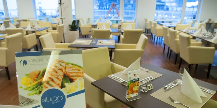 V reštaurácii hotela si vychutnáte bohaté raňajky formou švédskych stolov. Večera sa tiež podáva formou švédskych stolov alebo ako 4-chodové menu (podľa obsadenosti).