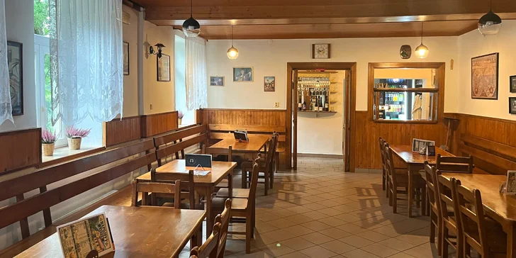 Raňajky sú kontinentálne, večere si budete vyberať z menu.