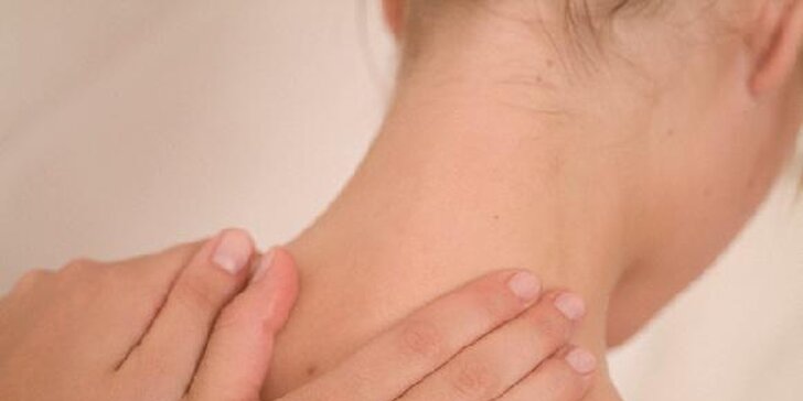 Hodinová levandulová masáž rukou a ramenního pletence + uvolňující masáž šíje