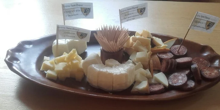 Podíváte se na pastviny, vyzkoušíte si obsluhovat dojící stroj a zjistíte, jak vlastně fuguje sýrárna. 