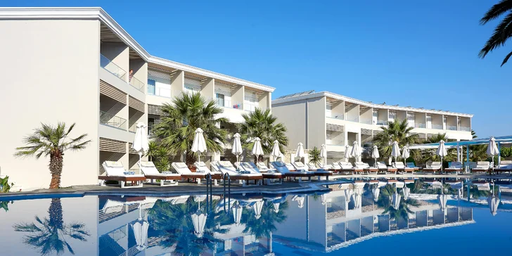 Mythos Palace Resort & Spa****+ se rozprostírá na pobřeží Krétského moře.