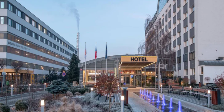 4* hotel se nachází ve Vysočanech, jen 1 km od O2 areny. 