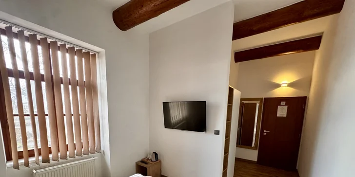 V izbách je televízia a zadarmo sa pripojíte k Wi-Fi.