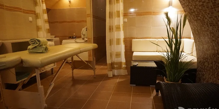 Ve wellness si můžete za příplatek objednat masáž, perličkovou koupel i vstup do sauny.