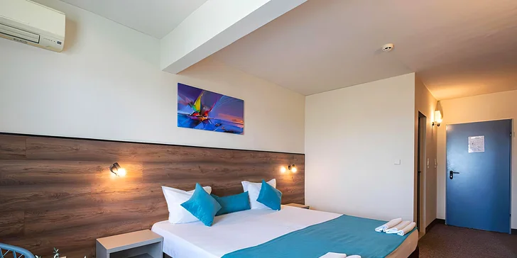 Hotel Belitsa***, který prošel nedávno rekonstrukcí, najdete v klidné části města a přitom kousek od centra plného barů a obchodů. 

