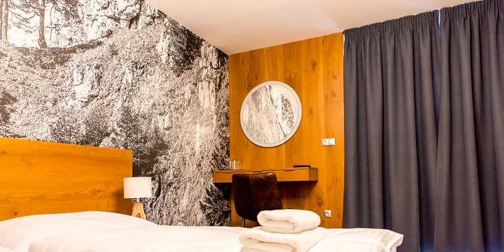 Ubytovať sa môžete v dvojlôžkovej izbe alebo v priestrannom apartmáne. 